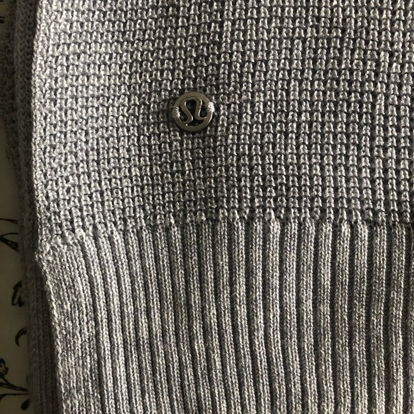 - Lululemon Forward Flow Poncho - Picture 3 of 4